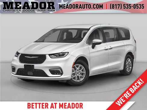 Used 2023 Chrysler Pacifica Touring-L FWD image 1