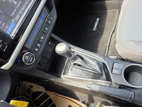 Used 2016 Toyota Corolla LE FWD image 15