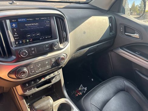 Used 2019 Chevrolet Colorado ZR2 w/ ZR2 Midnight Special Edition AWD/4WD image 15