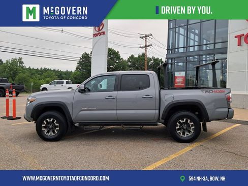 Used 2021 Toyota Tacoma TRD Off-Road w/ Technology Package AWD/4WD image 2