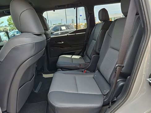 New 2026 Lexus GX 550 AWD/4WD image 11