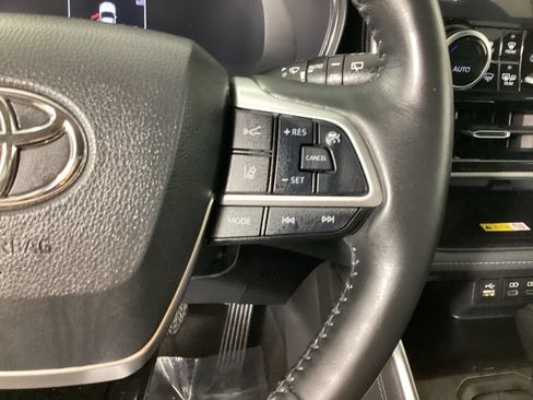 Used 2023 Toyota Highlander Platinum AWD/4WD image 15