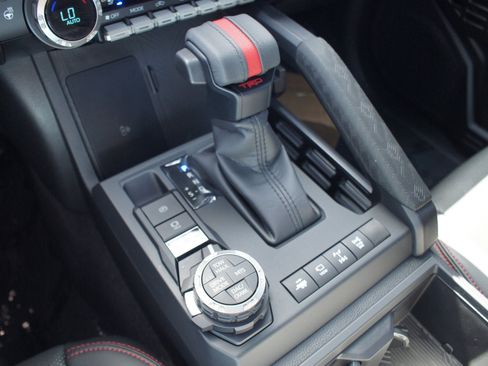 Used 2026 Toyota Tacoma TRD Pro AWD/4WD image 12