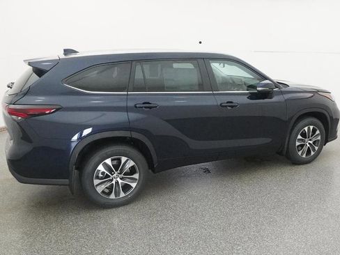 New 2026 Toyota Highlander XLE image 30