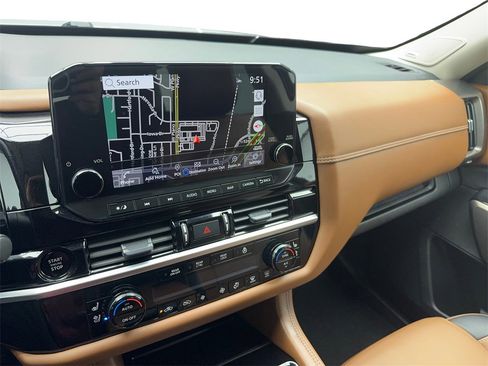 Used 2025 Nissan Pathfinder Platinum image 24