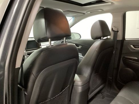 Used 2018 Hyundai Kona Limited image 17