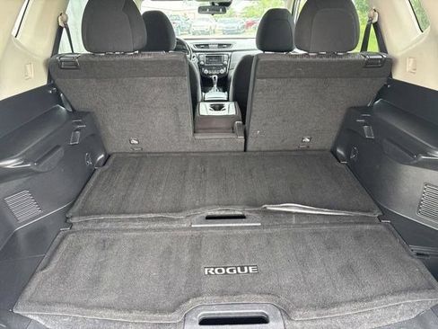 Used 2020 Nissan Rogue SV FWD image 33