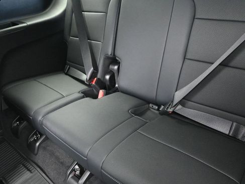 New 2026 Chevrolet Traverse LT image 17