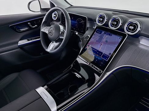 Certified 2025 Mercedes-Benz GLC 300 4MATIC image 16