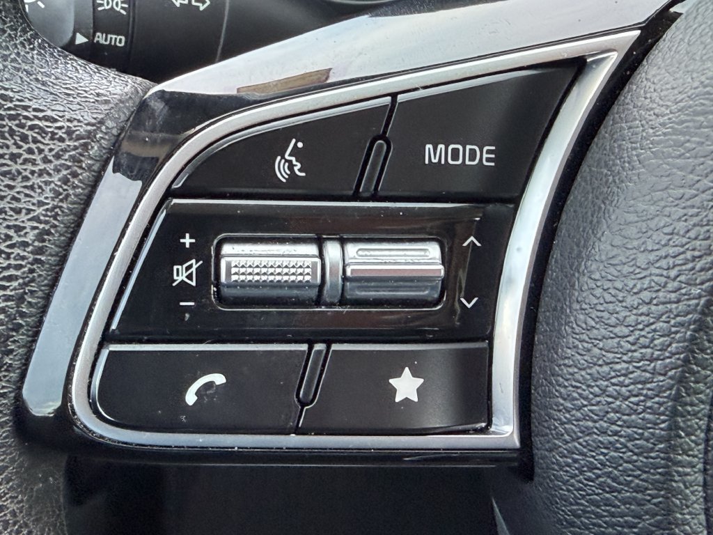 Certified 2024 Kia Forte LXS FWD image 29