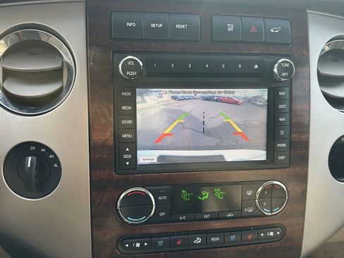 Used 2013 Ford Expedition XLT image 19