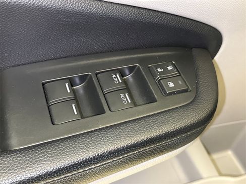 Certified 2021 Honda Pilot Special Edition image 23