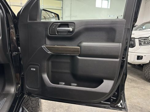 Used 2019 Chevrolet Silverado 1500 LT Trail Boss AWD/4WD image 37