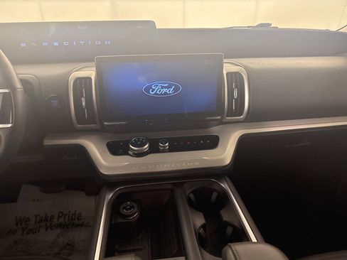 Used 2025 Ford Expedition Active AWD/4WD image 10