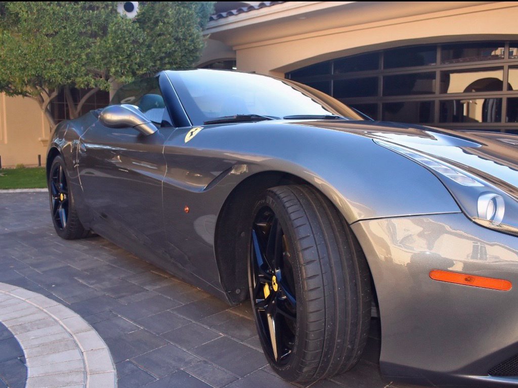 Used 2018 Ferrari California T RWD image 15