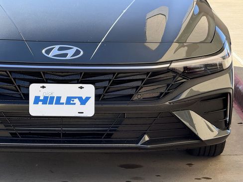 New 2026 Hyundai Elantra SE FWD image 15