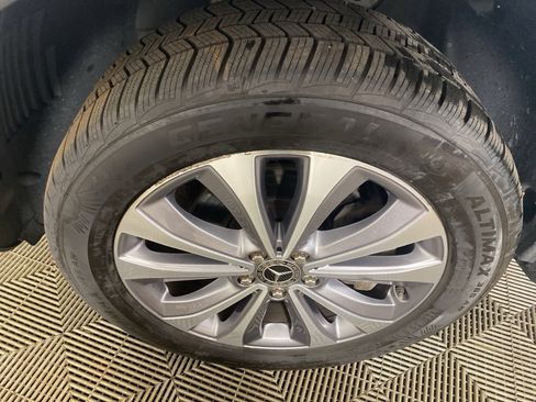 Used 2022 Mercedes-Benz GLE 350 4MATIC image 11