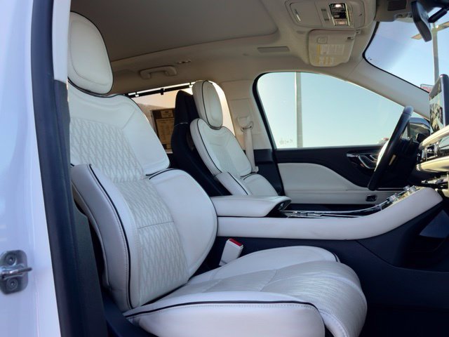 Used 2021 Lincoln Aviator Black Label AWD/4WD image 16
