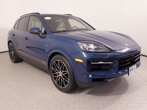 Used 2024 Porsche Cayenne S AWD/4WD image 7