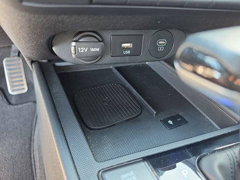 Used 2025 Hyundai Elantra Sport FWD image 19