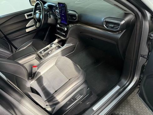 Used 2023 Ford Explorer Limited w/ Limited Technology Package image 36