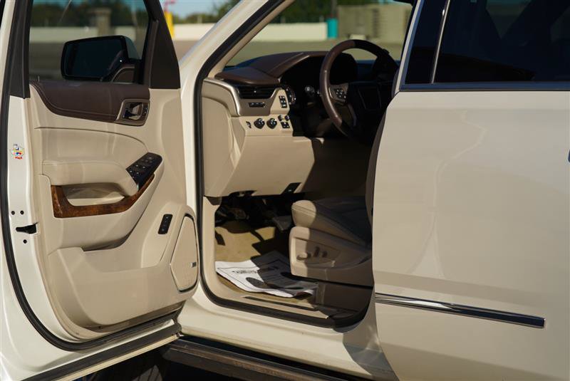 Used 2015 GMC Yukon Denali w/ Premium Package AWD/4WD image 49