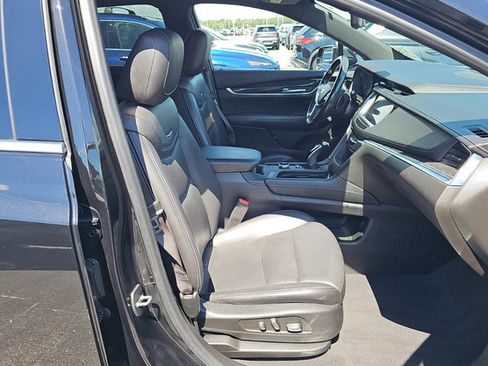 Used 2021 Cadillac XT5 Premium Luxury FWD image 9