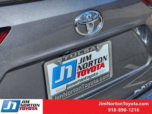 Used 2025 Toyota Highlander Platinum image 12