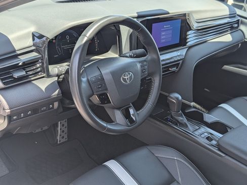 Used 2025 Toyota Camry SE FWD image 14