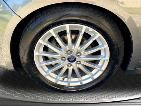 Used 2013 Ford C-MAX SE FWD image 32