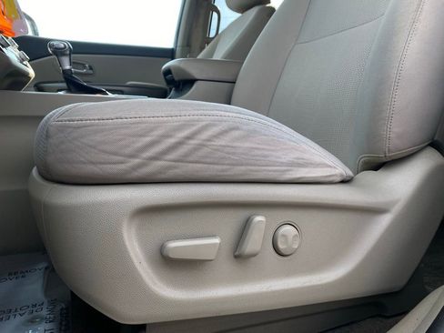 Used 2021 Kia Sedona LX image 13