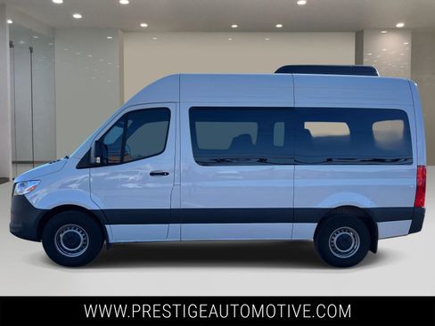 Used 2024 Mercedes-Benz Sprinter 2500 image 2