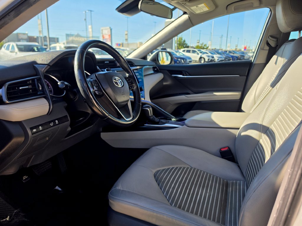 Used 2019 Toyota Camry SE FWD image 9