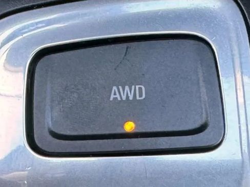 Used 2020 Chevrolet Equinox LT w/ Driver Convenience Package image 38