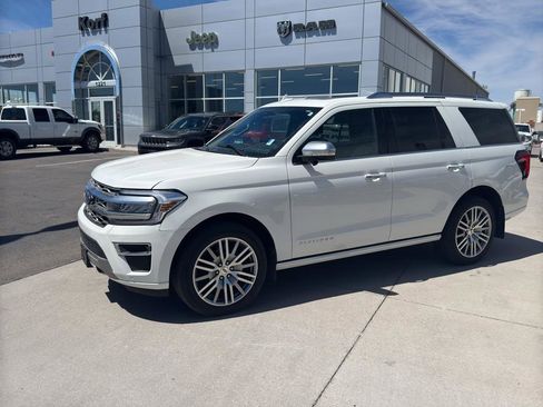 Used 2023 Ford Expedition Platinum AWD/4WD image 1