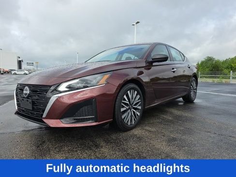 Used 2024 Nissan Altima 2.5 SV FWD image 4