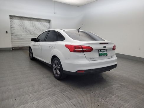 Used 2018 Ford Focus SE w/ SE Appearance Package FWD image 5