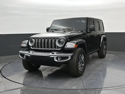 Used 2026 Jeep Wrangler Unlimited Sahara w/ Safety Group AWD/4WD image 3