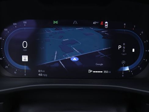 Certified 2025 Volvo XC40 B5 Plus w/ Protection Package Premier image 25