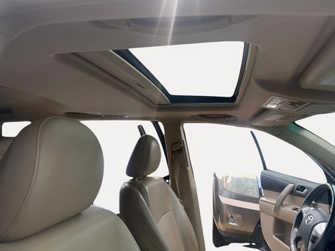 Used 2013 Toyota Highlander SE FWD image 12