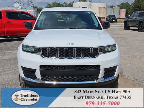 Used 2023 Jeep Grand Cherokee L Laredo image 34