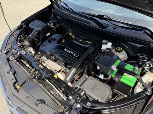 Used 2019 Chevrolet Equinox LS w/ LS Convenience Package image 27