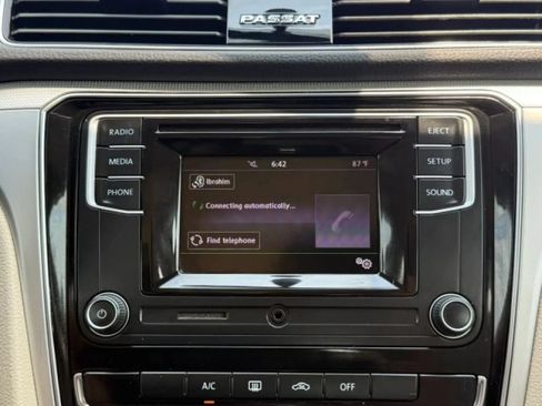 Used 2018 Volkswagen Passat 2.0T S FWD image 25