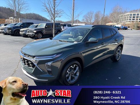 New 2025 Chevrolet Trax LT w/ Driver Confidence Package image 7