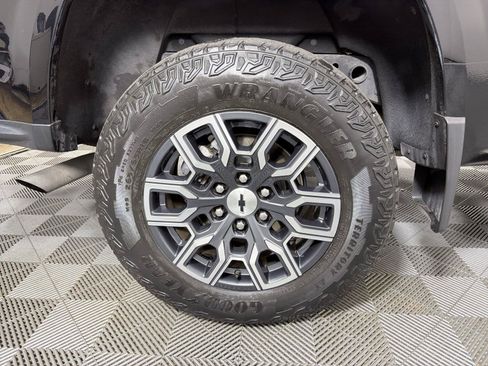Certified 2023 Chevrolet Colorado Z71 w/ Z71 Convenience Package 2 AWD/4WD image 15