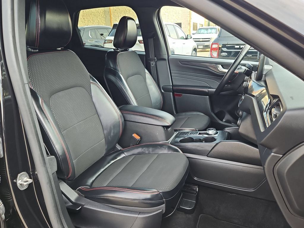 Used 2025 Ford Escape ST-Line AWD/4WD image 31