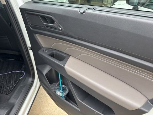 Used 2023 Volkswagen Atlas SE w/ Panoramic Sunroof Package image 16