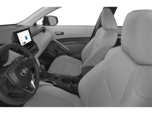 Used 2025 Toyota Corolla Cross LE FWD image 8