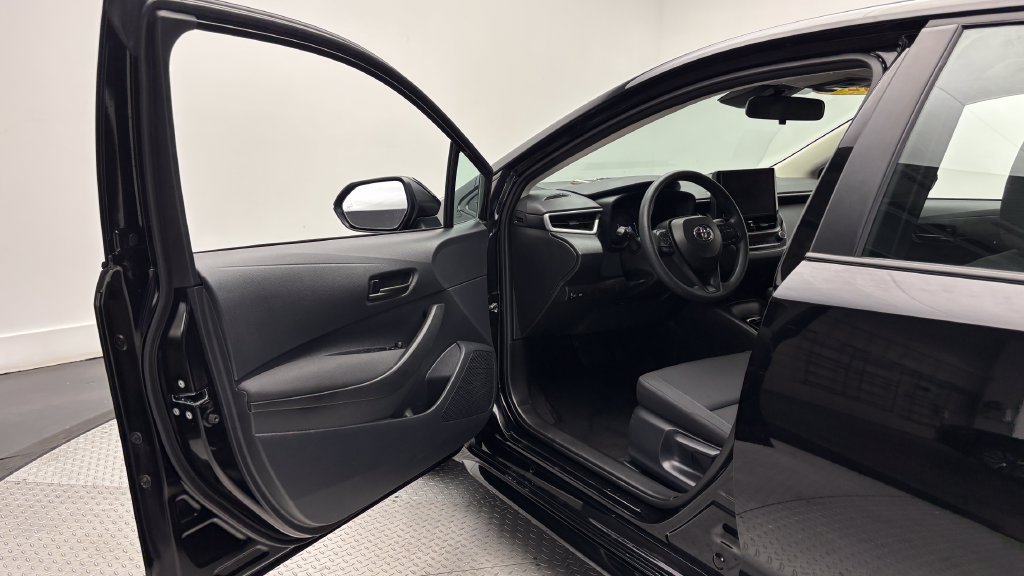 Used 2026 Toyota Corolla LE FWD image 14