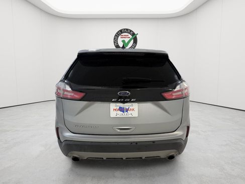 Used 2021 Ford Edge Titanium FWD image 4